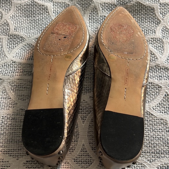Vince Camuto Size 6.5 Alley Metallic Pewter Studded Snake Print Flats - Picture 5 of 6